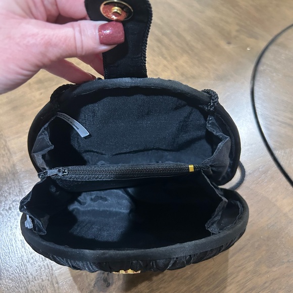 Elegant Black Evening Clutch with Crystal Accent, NWOT, 8 x 5. - Picture 6 of 10